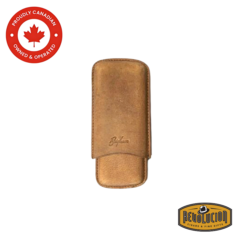 Brigham Cigar Case 2F Robusto Brown – A premium brown leather cigar case designed to hold two robusto cigars, featuring a sleek and protective design.