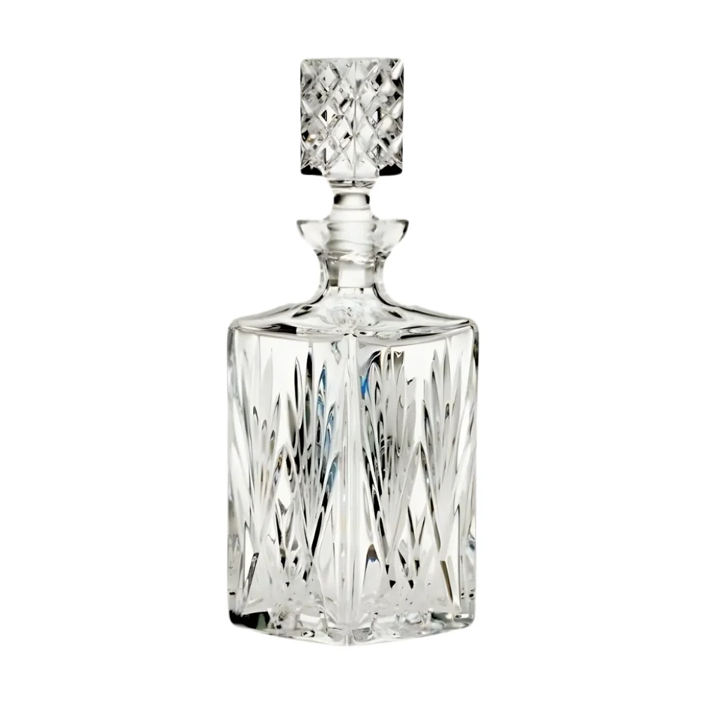 Brilliant Villandry whiskey decanter 0.7L with elegant cut-glass design.