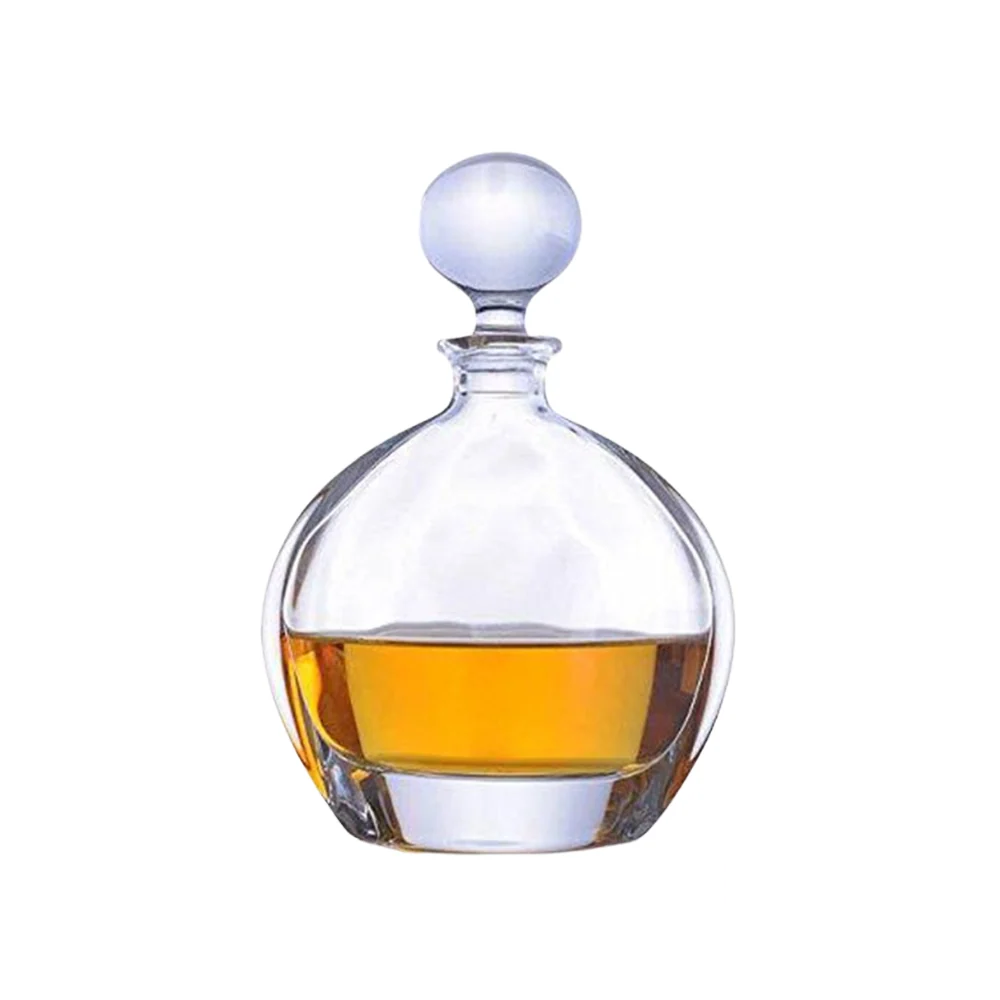 Decanter Orbit 650ml filled with whisky, showcasing a sleek, modern design with an orbital motif and a refined glass body that highlights the rich amber hue of the whisky.