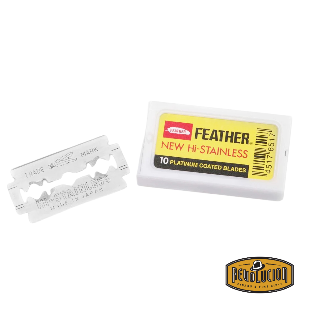 Feather Blade Hi-Stainless Platinum Coated Blade – open pack displaying blades.