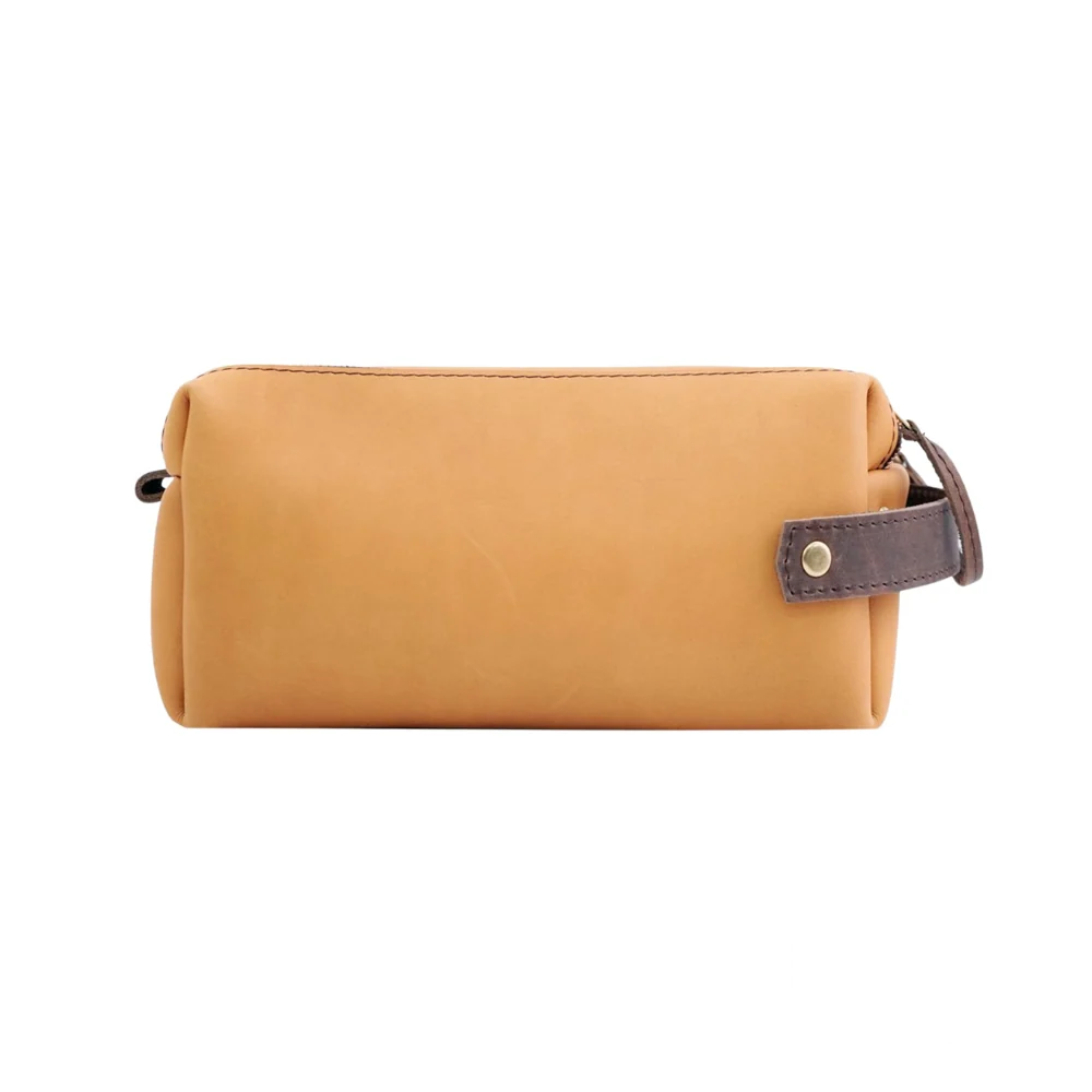 Top view of the High Line Max Leather Bag opened, displaying spacious interior and compartments.