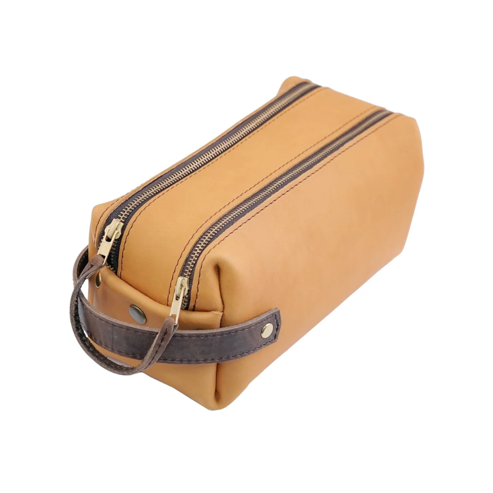 Front view of the High Line Max Leather Bag in Buckskin.
