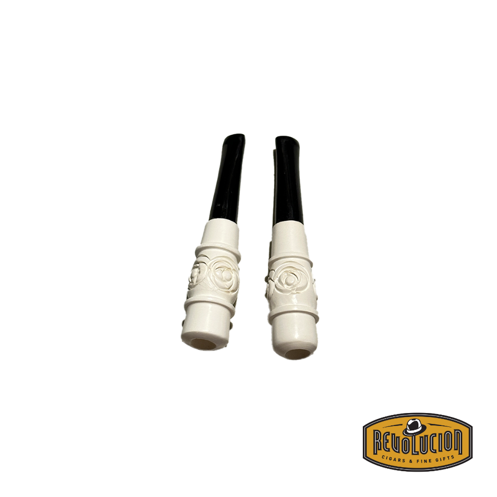 Meerschaum Cigarette Holder Small – a finely crafted smoking accessory with a sleek, curved design, offering a smooth and cool smoking experience.