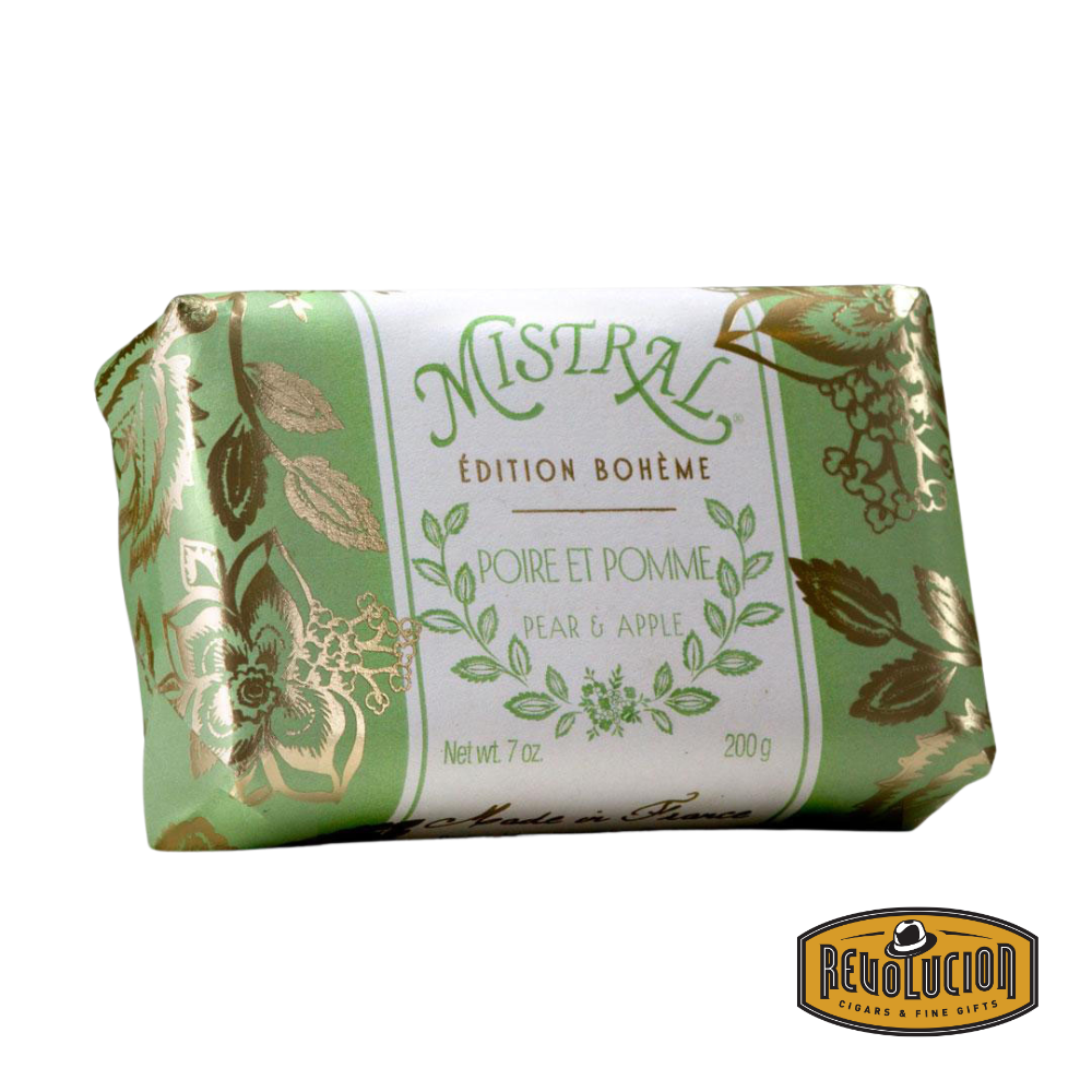 Mistral Pear & Apple Soap Bar 200g – a beautifully crafted rectangular soap bar in elegant packaging, blending the crisp scent of pear and apple for a refreshing cleanse.