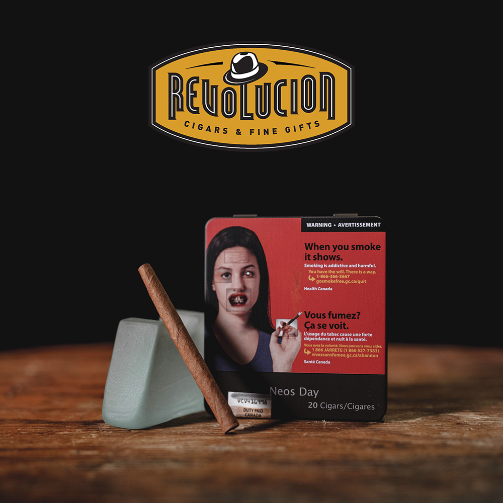 Plain packaging box of Neos Days Mini Cigarillos, highlighting the branding and product details.