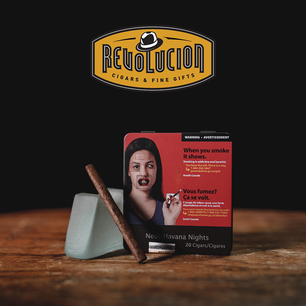 Plain packaging box of Neos Havana Nights Mini Cigarillos, emphasizing the branding and product details.