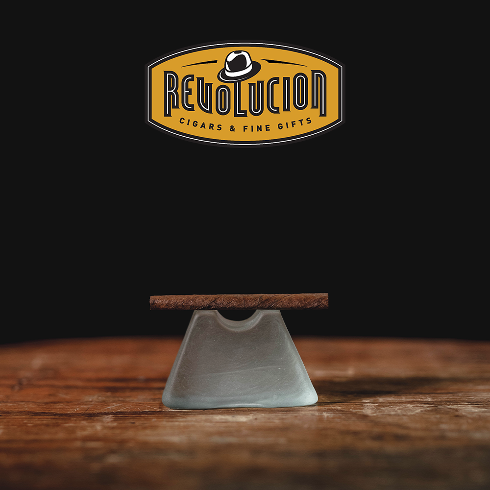 Side view of the Neos Havana Nights Mini Cigarillo box, highlighting its compact and stylish presentation.