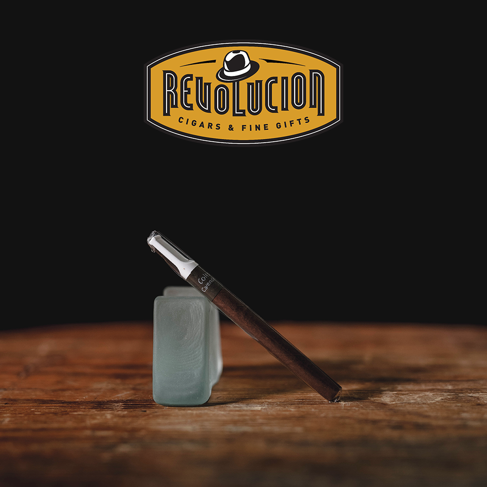 Colts Tip Cavendish Cigar box with a side single cigarillo, highlighting its presentation and branding.