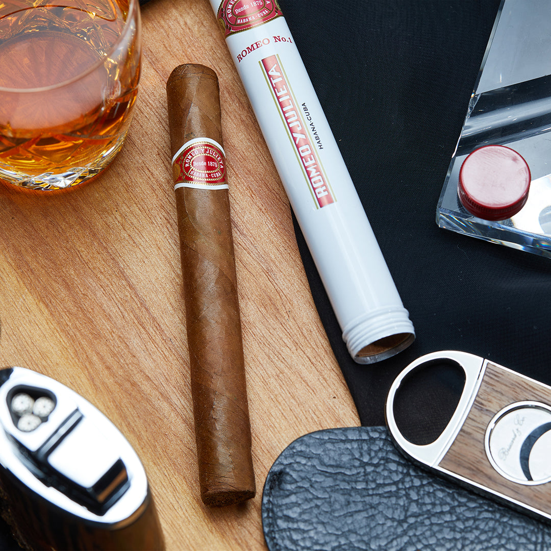    RomeoYJulieta-RomeoNo1-Sleeve-Web-Square